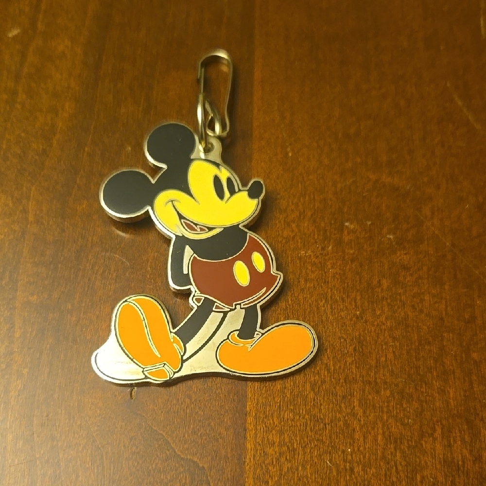Vintage 2003 Disney Mickey Mouse Keychain